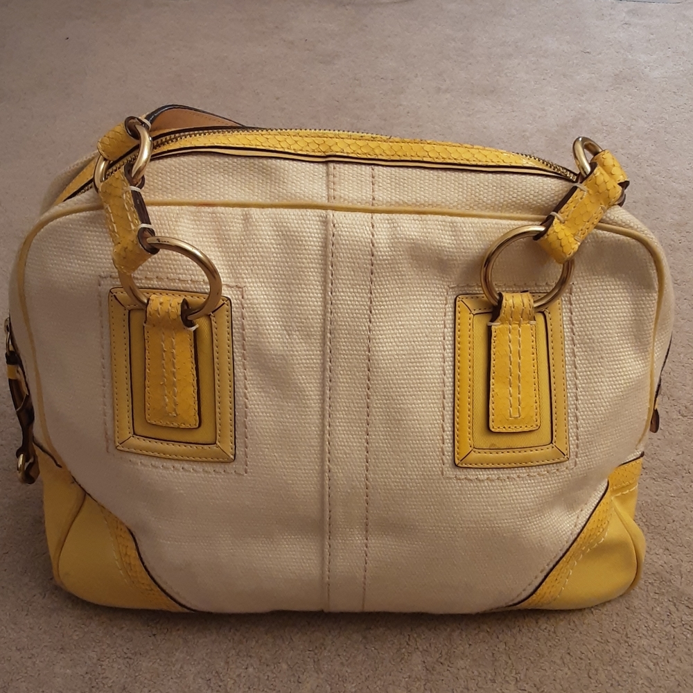 Coach handbag ** SPECIAL Today**